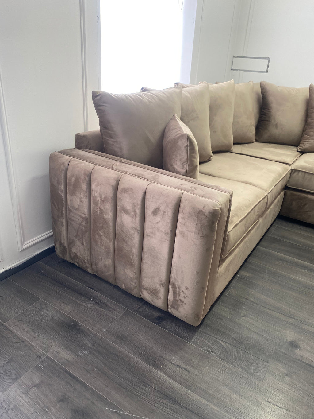 Mink Pluxton 8x8 Corner